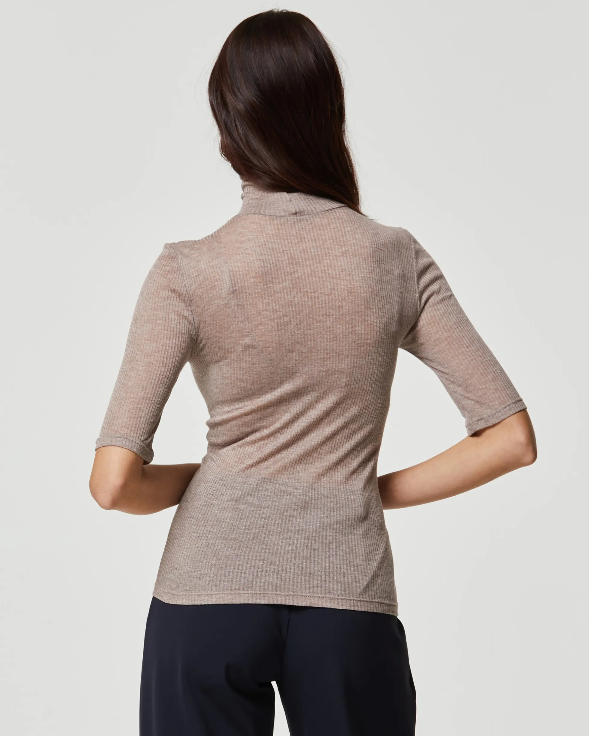 Maglia rib manica corta collo alto in modal cashmere a costine