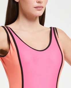 Pompea x Silvian Heach costume intero look sportivo
