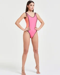 Pompea x Silvian Heach costume intero look sportivo